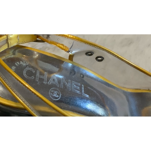 Chanel Enamel Platform Heels Size 38.5 - Picture 10 of 11